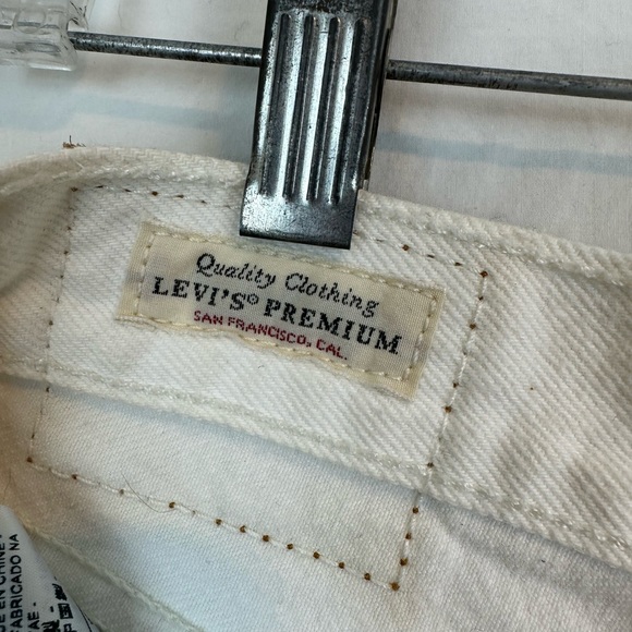 501 Levi's Frayed Denim Shorts- White - Picture 7 of 9